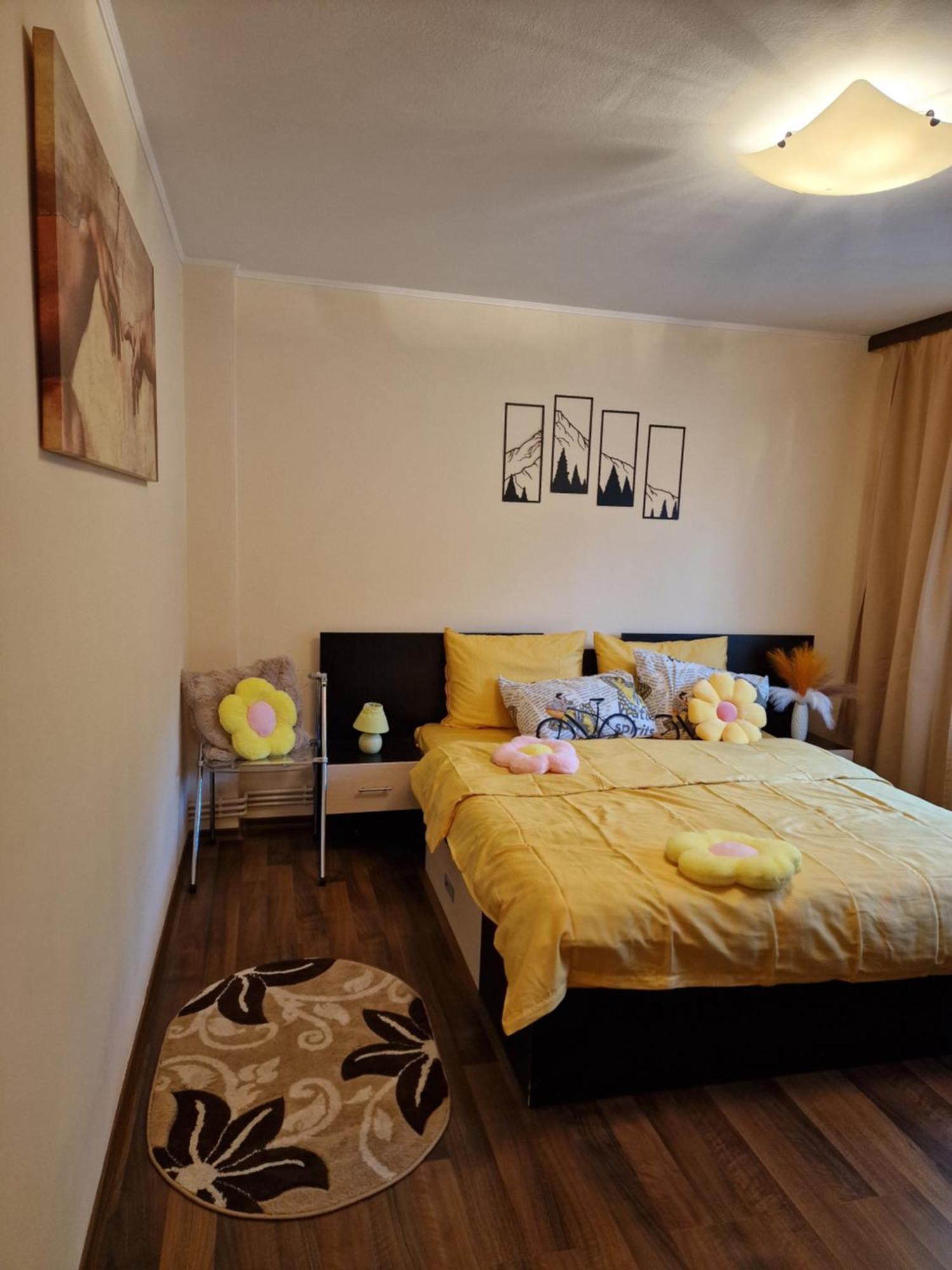 Apartament Red & Yellow سلانيك مولدوفا الغرفة الصورة